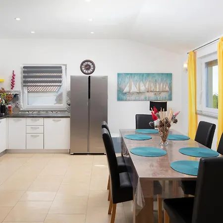 بيت للعطل Renata *